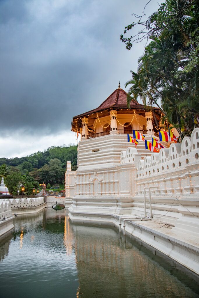 Day 1 : Airport to Kandy